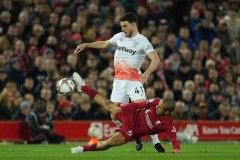 巴塞罗那瞄准英超射手，莱万接班人转会费低至5000万